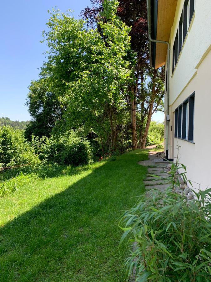 Moderne Wohnung Im Gruenen Mit Privatem Garten Donaueschingen Extérieur photo